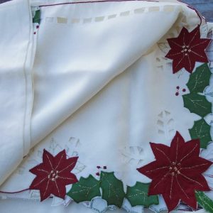 Christmas POINSETTIA & HOLLY TABLE CLOTH 60x84 Ivory Satiny Cutout