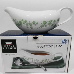 NEW Corelle Coordinates CALLAWAY IVY 2-Cup GRAVY BOAT 9 Green Porcelain China