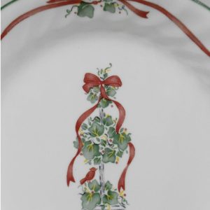 New CORELLE CALLAWAY Christmas HOLIDAY 9 Lunch PLATE / Ivy Topiary Ribbons