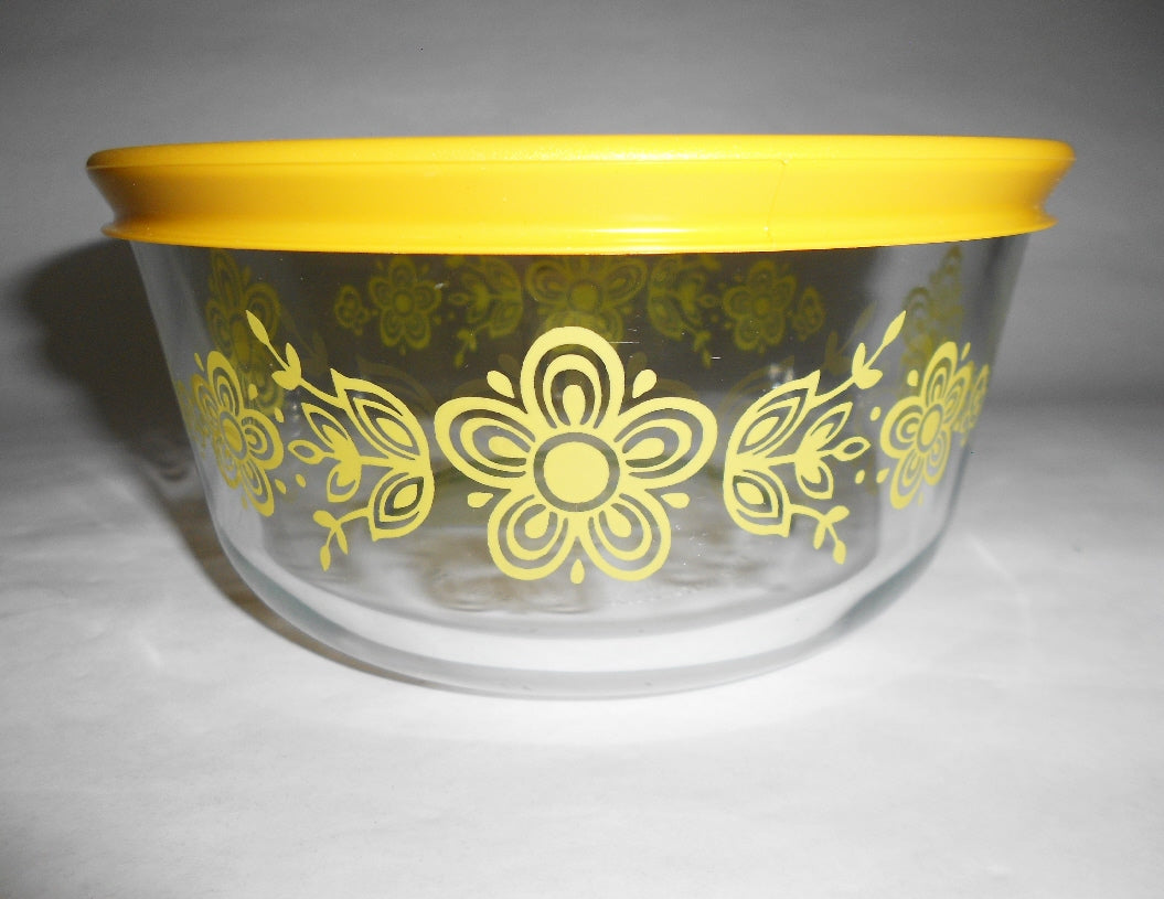 HTF Vtg. Pyrex BUTTERFLY YELLOW Gold 4-Cup Glass Storage Bowl & Cover w/Tags - Image 3