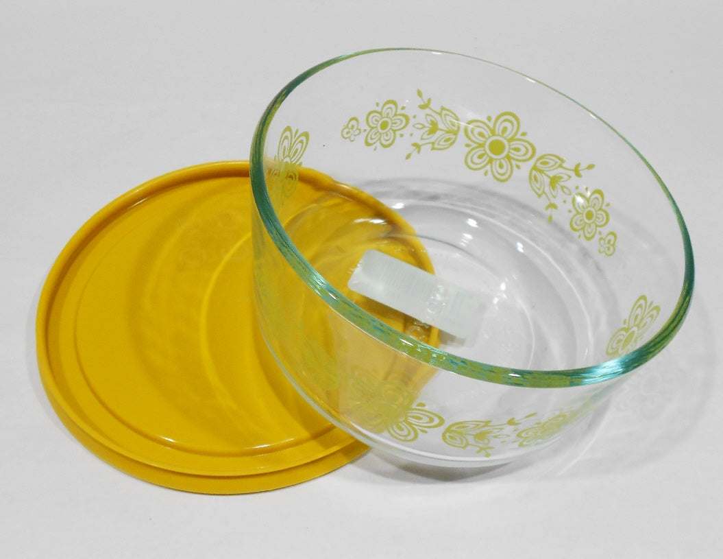 HTF Vtg. Pyrex BUTTERFLY YELLOW Gold 4-Cup Glass Storage Bowl & Cover w/Tags - Image 4