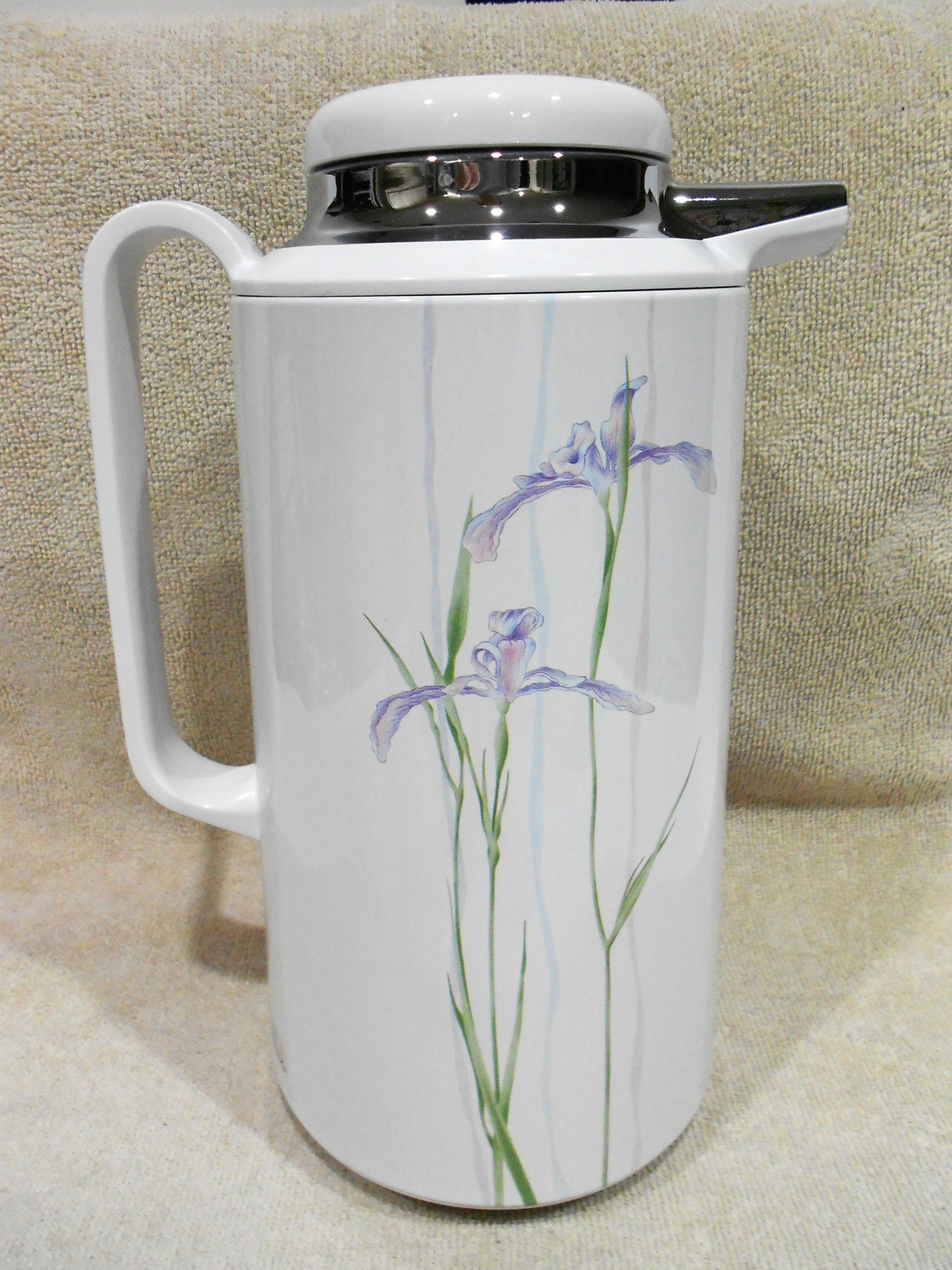 NEW Corelle Corning SHADOW IRIS 1-Qt SERVING CARAFE Thermal Hot Cold Coffee Tea - Image 4
