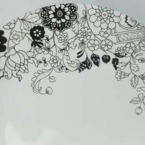 NEW Corelle 10.25 UPTOWN GARDEN DINNER PLATE Black White Curling Blooms & Vines