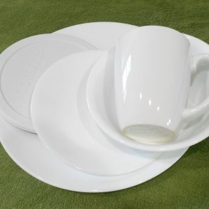 ❤️ NEW 30-pc Corelle WINTER FROST WHITE DINNERWARE SET w/ Mugs & Plastic Covers